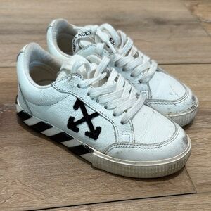 Off-White Kids White and Black Arrow Sneakers